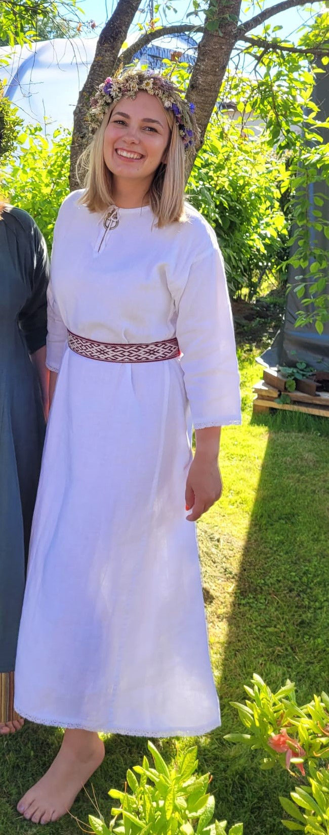 Etnogrāfiska lina kleita balta